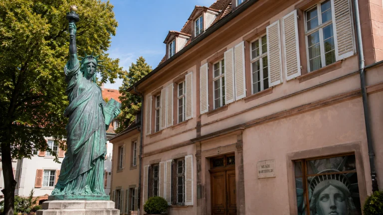 home of the statues creator