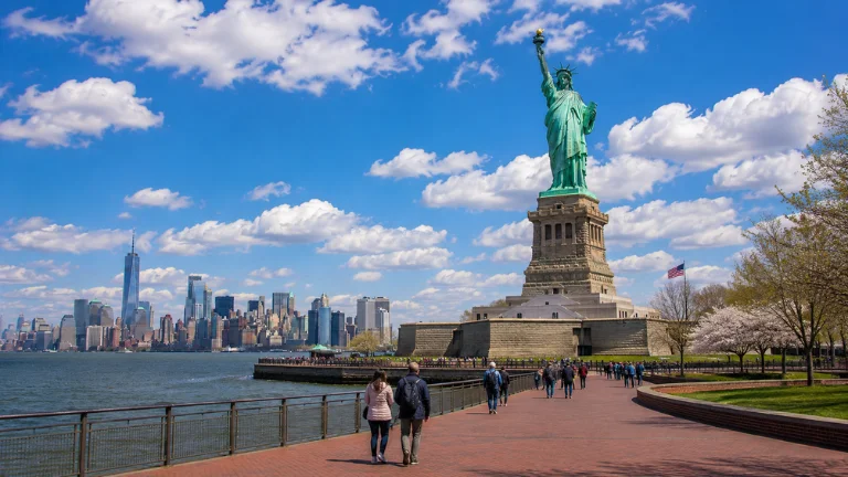 weather feel like on liberty island